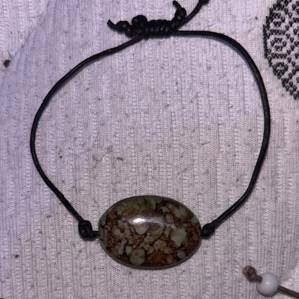 Bracelets - Picture 3 of 8